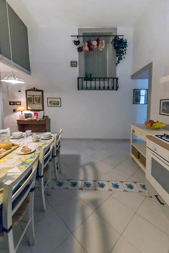 La Casa Napoletana - Ls Accommodations Nápoles Alojamento de Acomodação e Pequeno-almoço